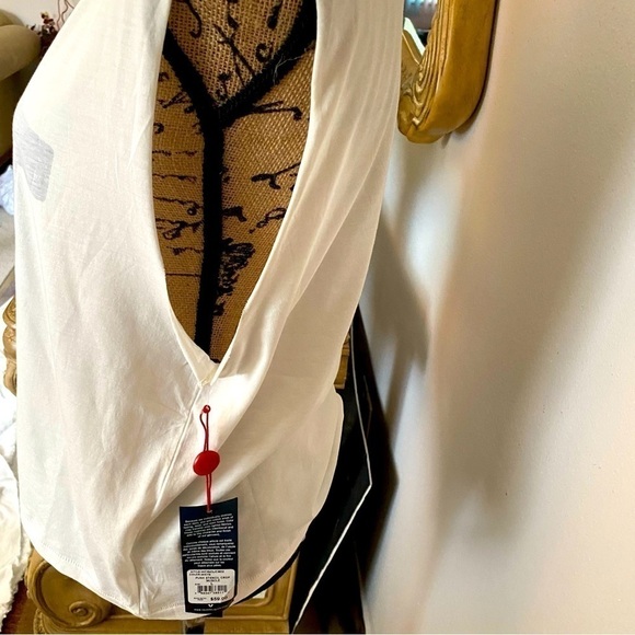 TRUE Religion Punk Stencil Crop Muscle shirt size L NWT. - Picture 5 of 5